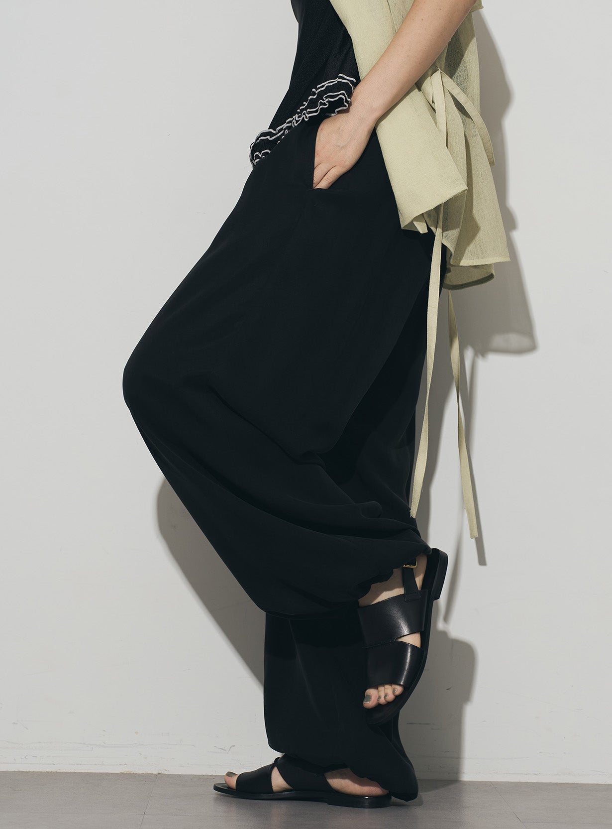 【予約商品】フィブリルルーズパンツ