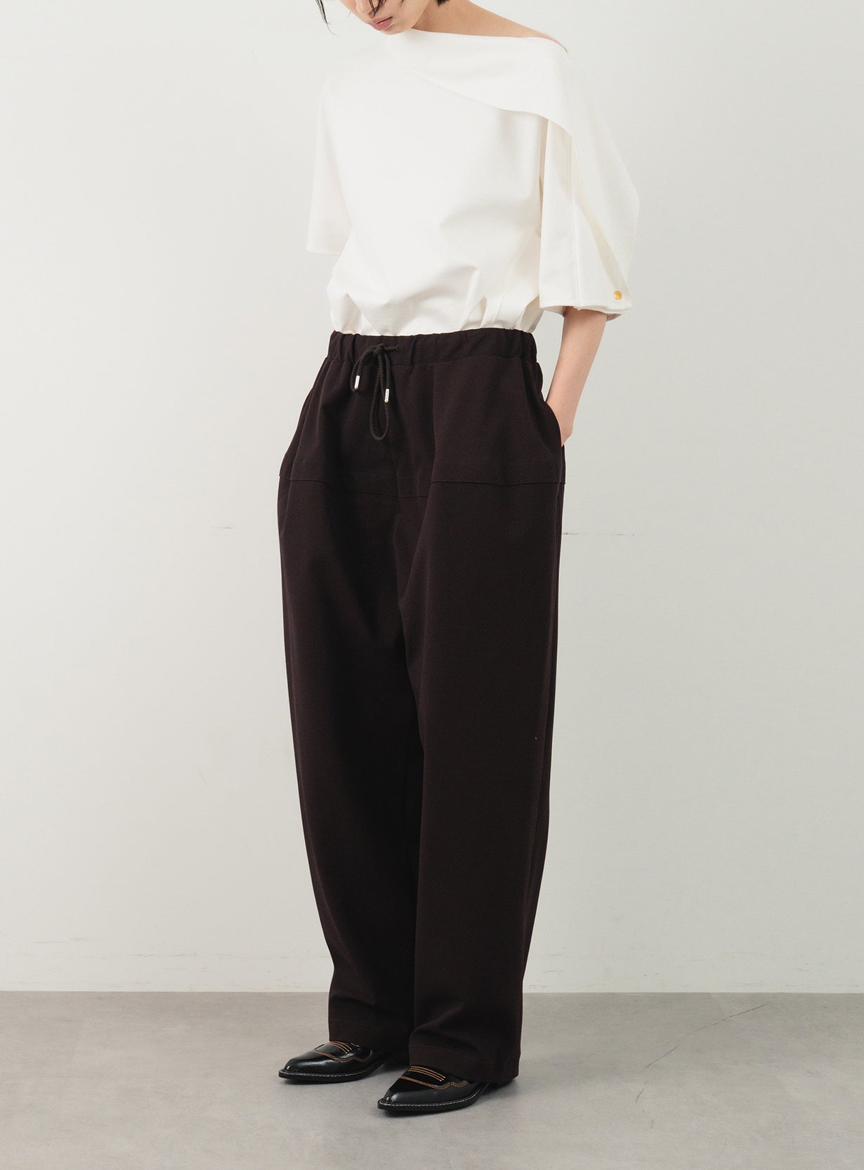 【予約商品】ハイストレッチコクーンパンツ