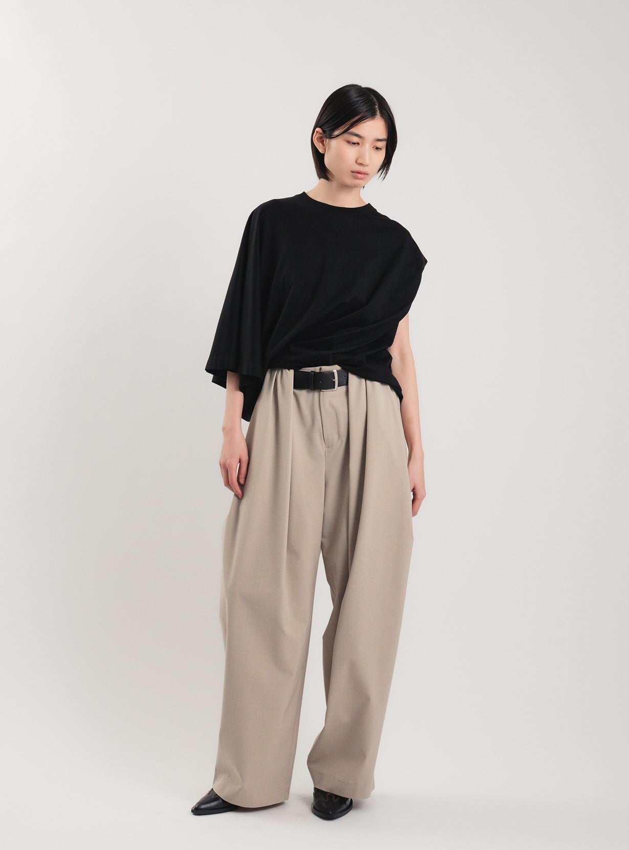 【予約商品】ベルトオーバーレイタックパンツ