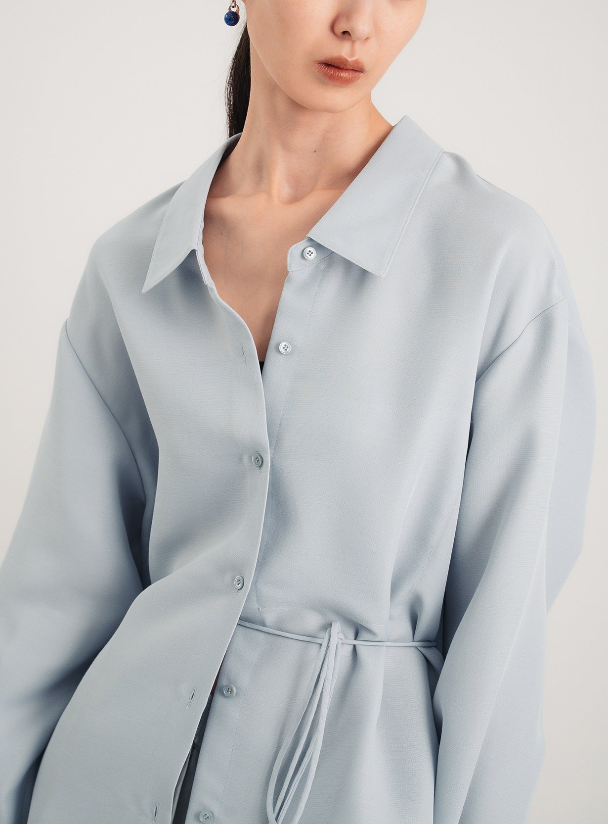 ｒバックスリットシャツ