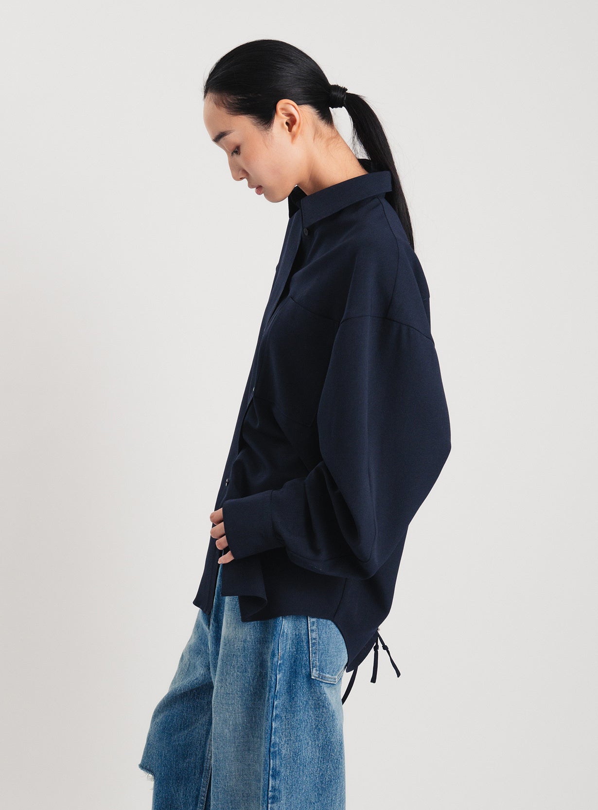 バックドロストシャツ