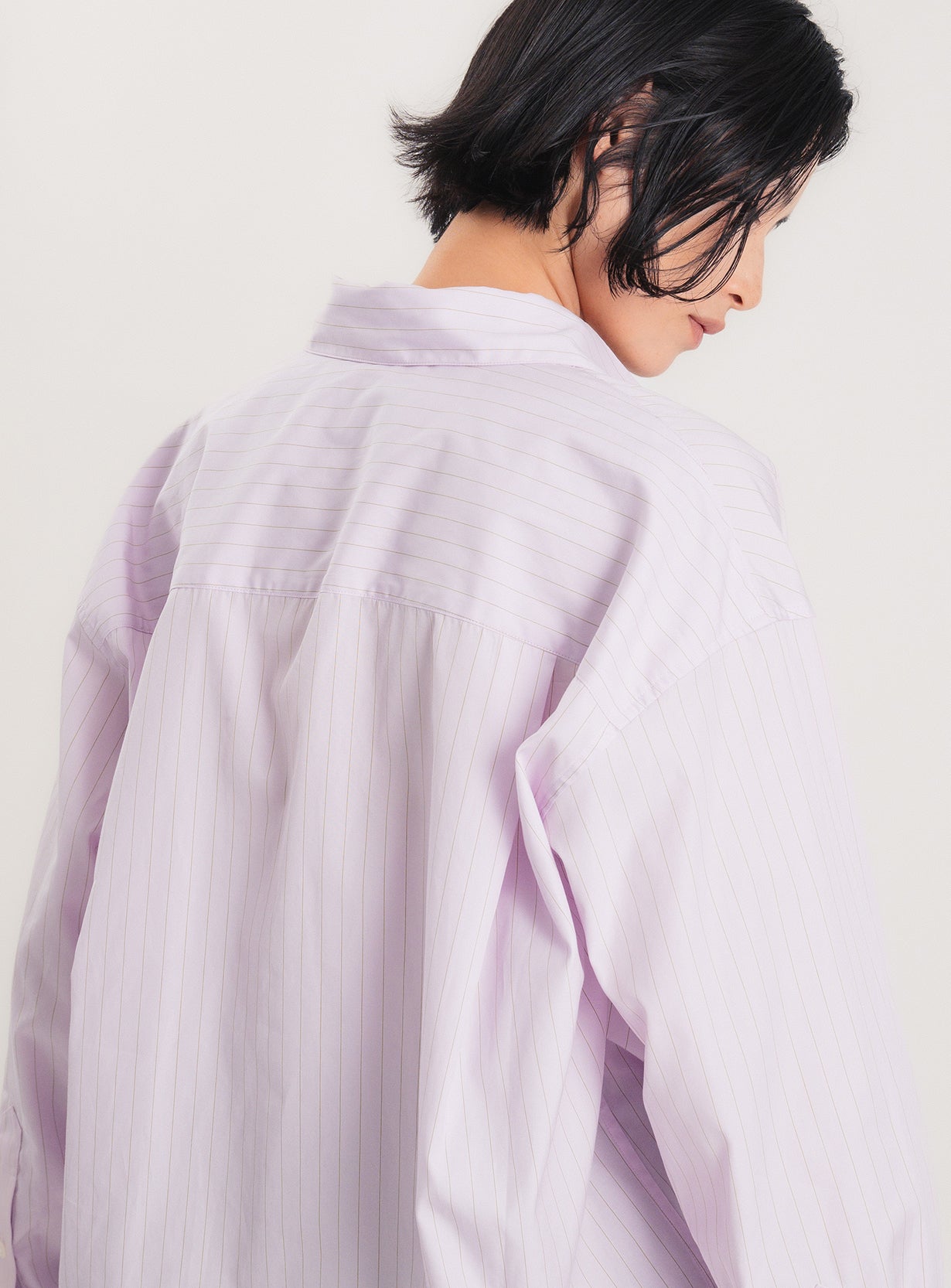 フロントタックシャツ