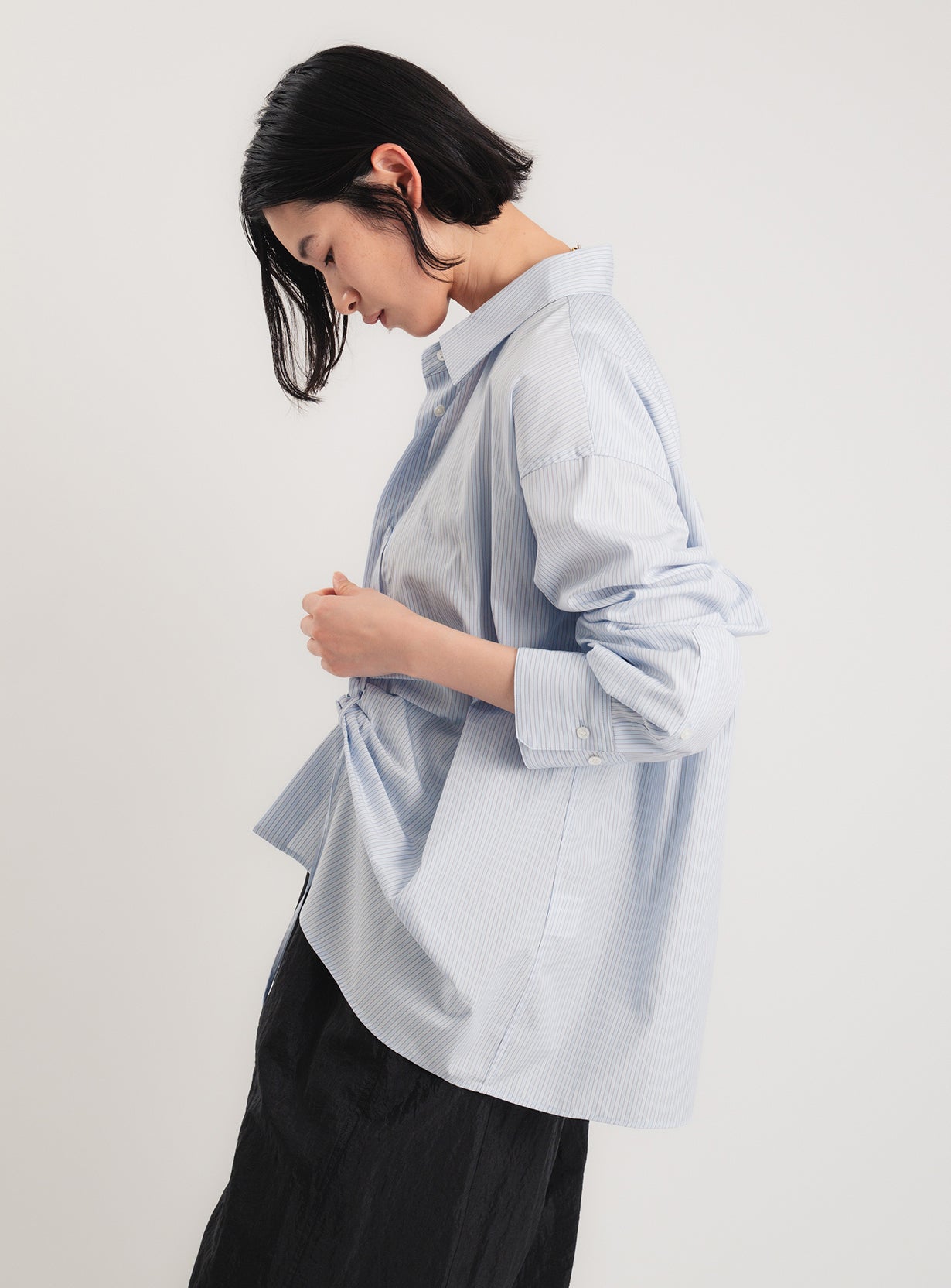 フロントタックシャツ