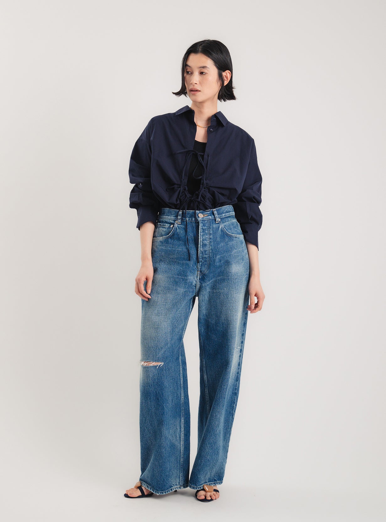 フロントタックシャツ