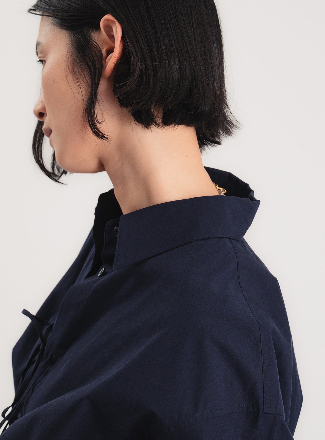 フロントタックシャツ