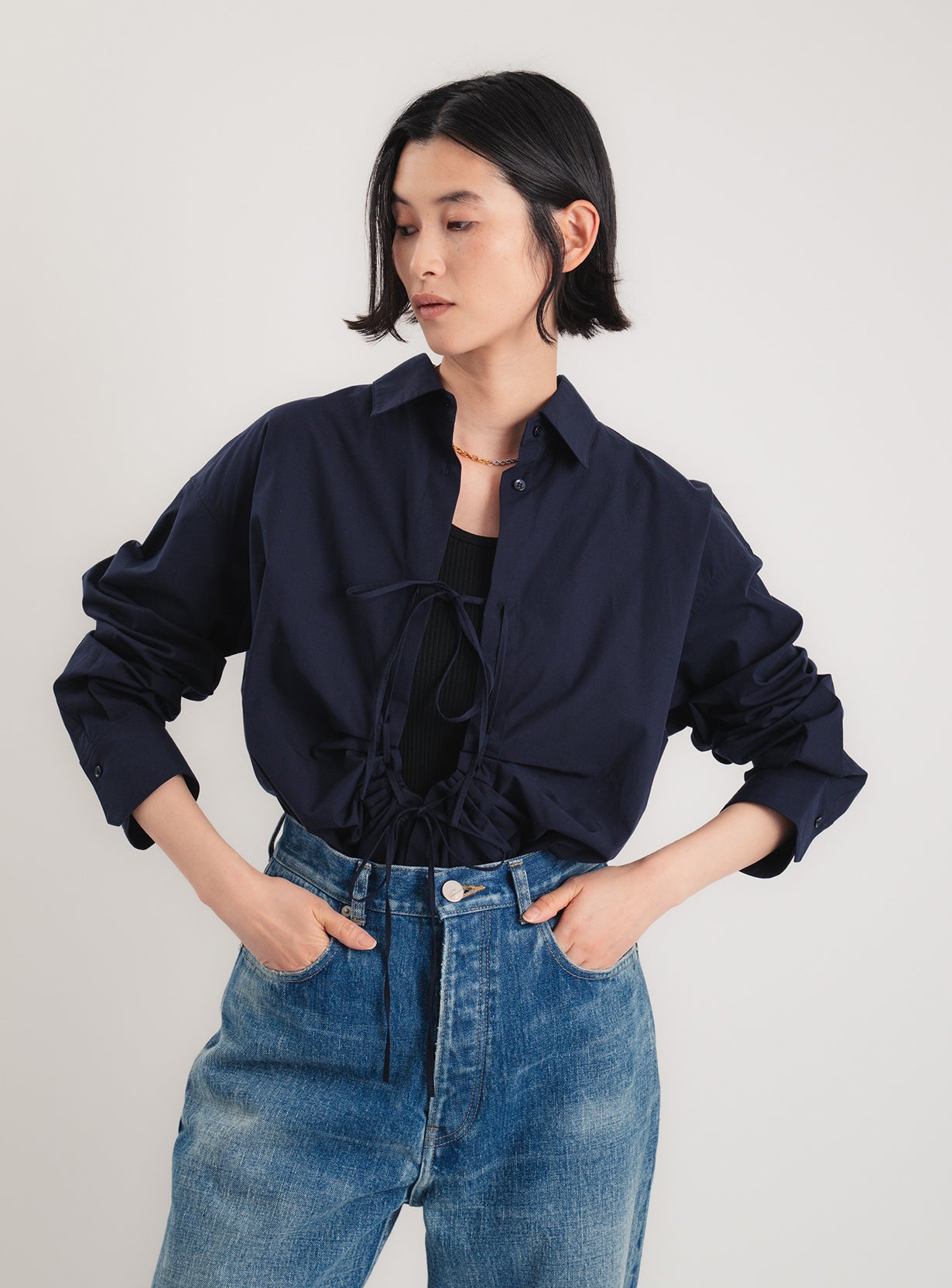 フロントタックシャツ