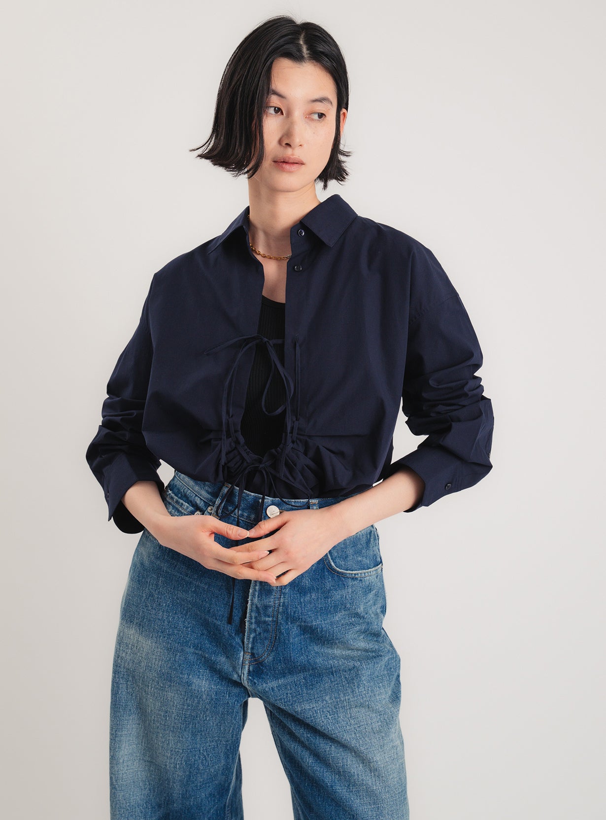 フロントタックシャツ