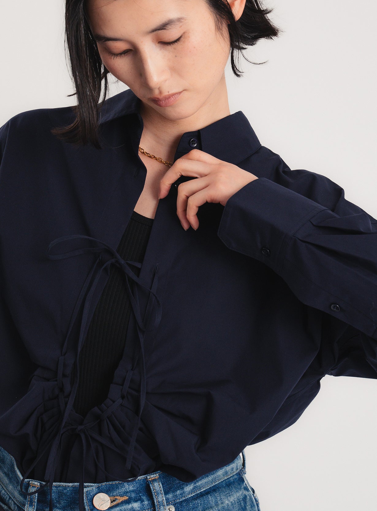 フロントタックシャツ