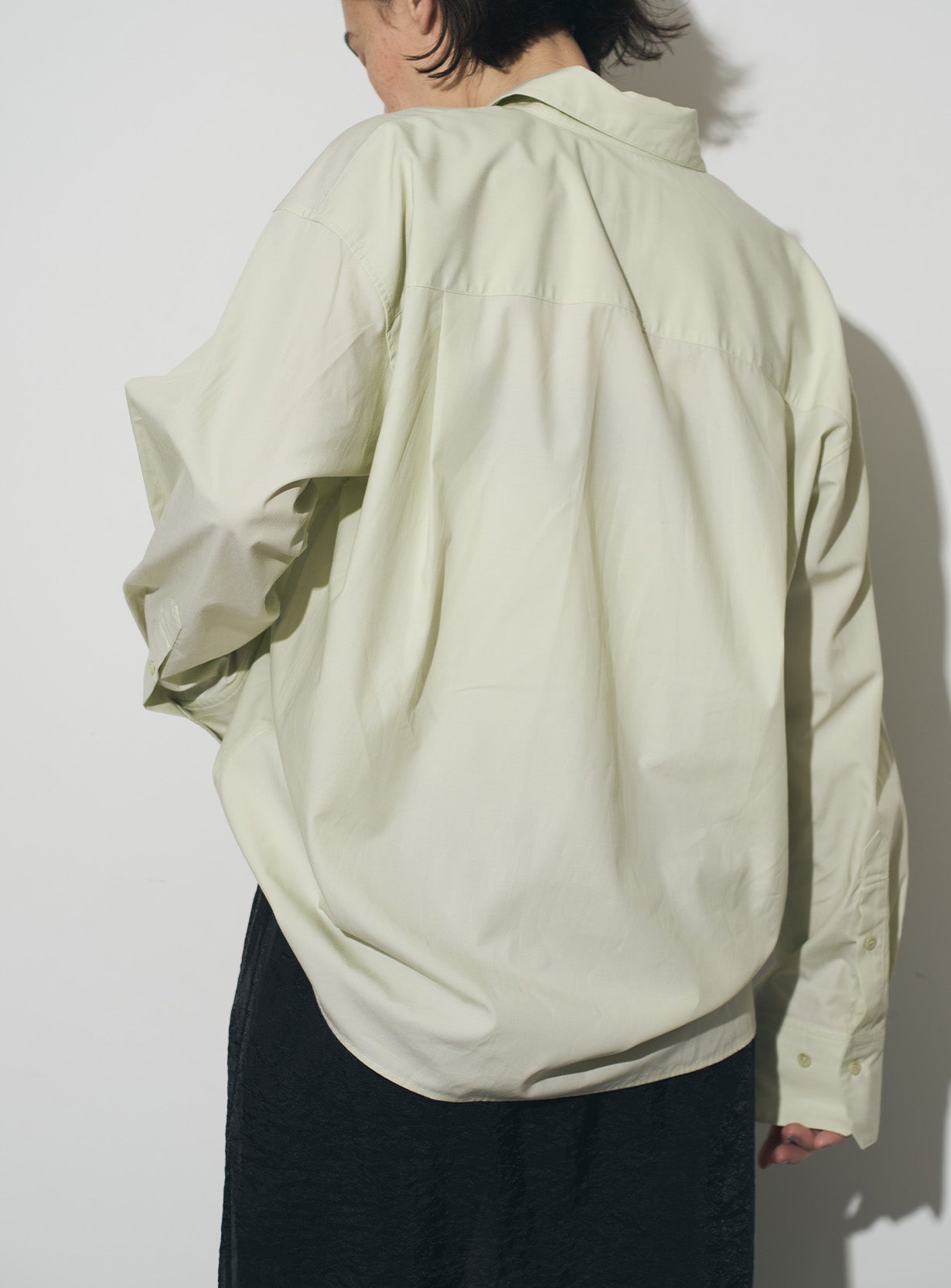 フロントタックシャツ