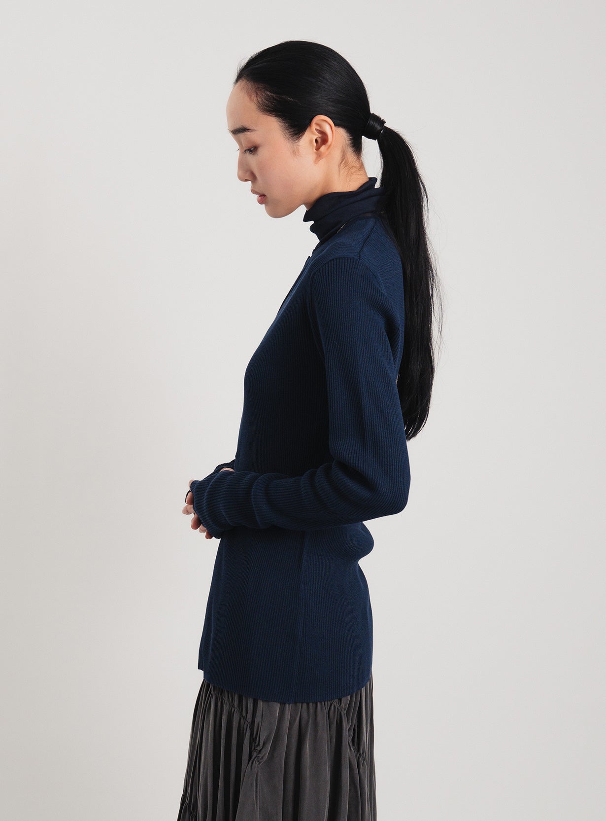 ジップアップリブニット