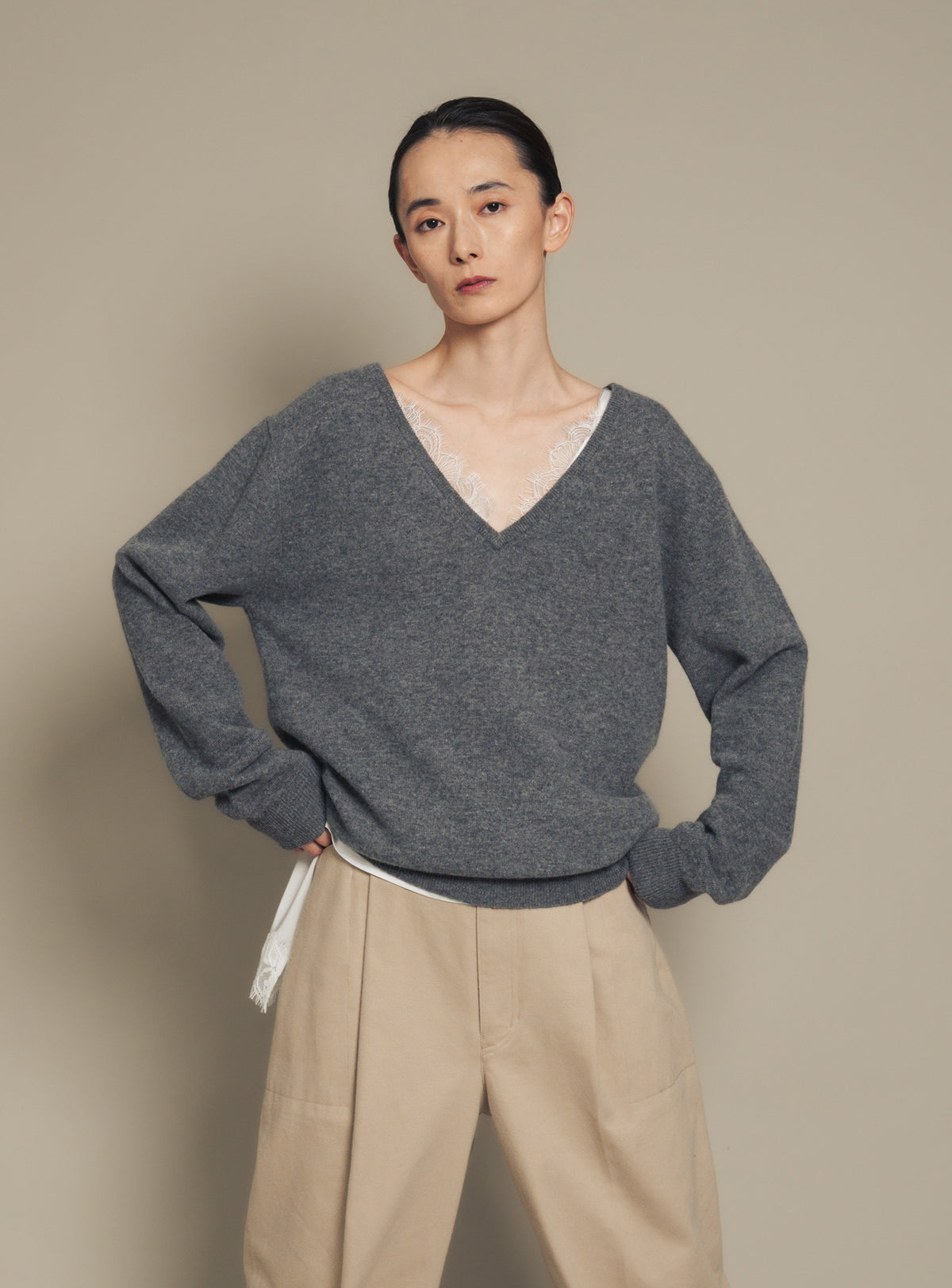 【予約商品】ワイドVネックプルオーバー