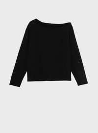 オフショルダープルオーバー