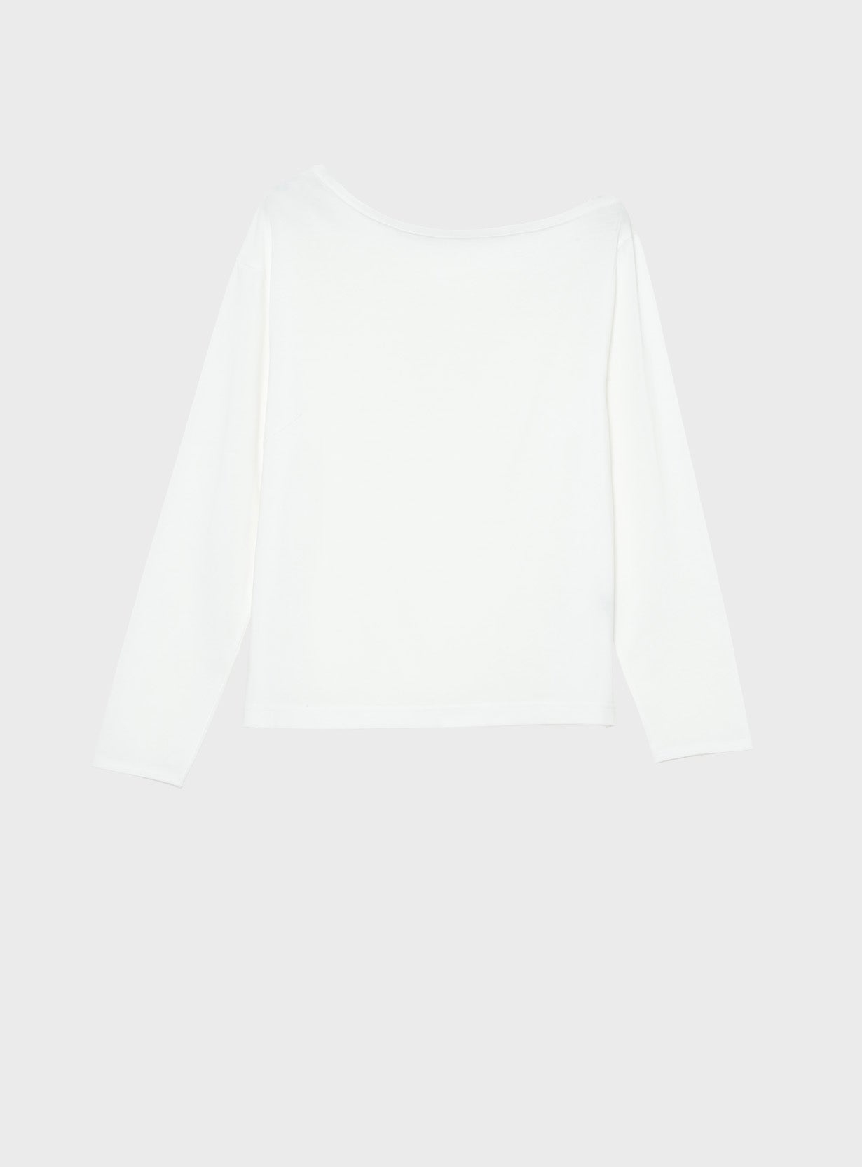 オフショルダープルオーバー