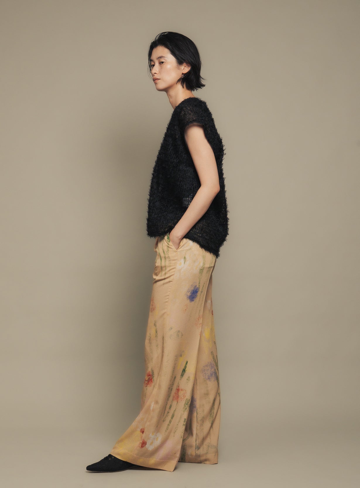 フェザーVネックトップス