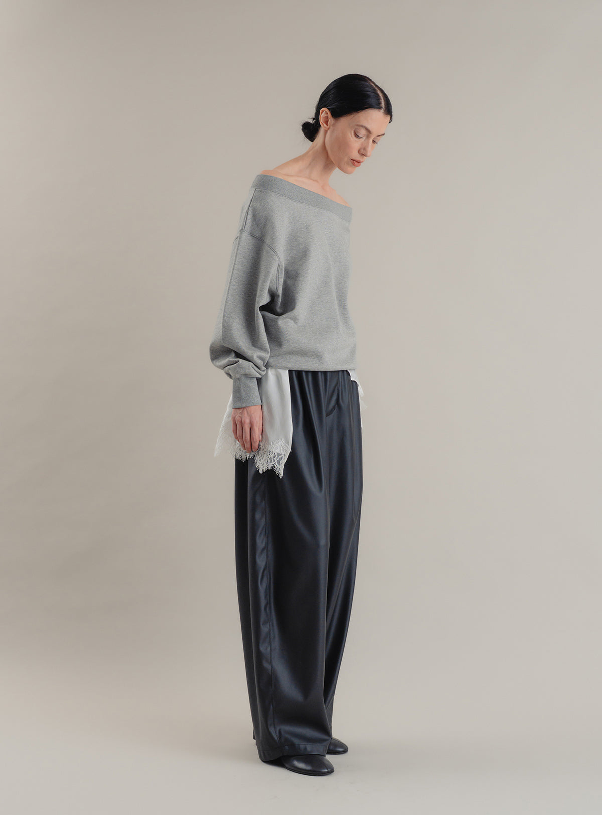 【予約商品】オフショルスウェットプルオーバー