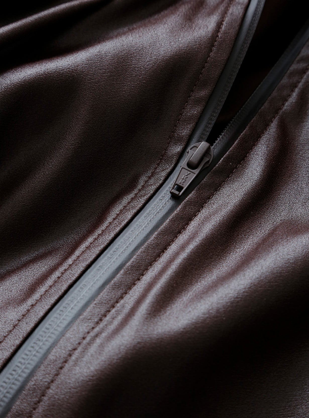 ｒボリュームギャザーフーディー