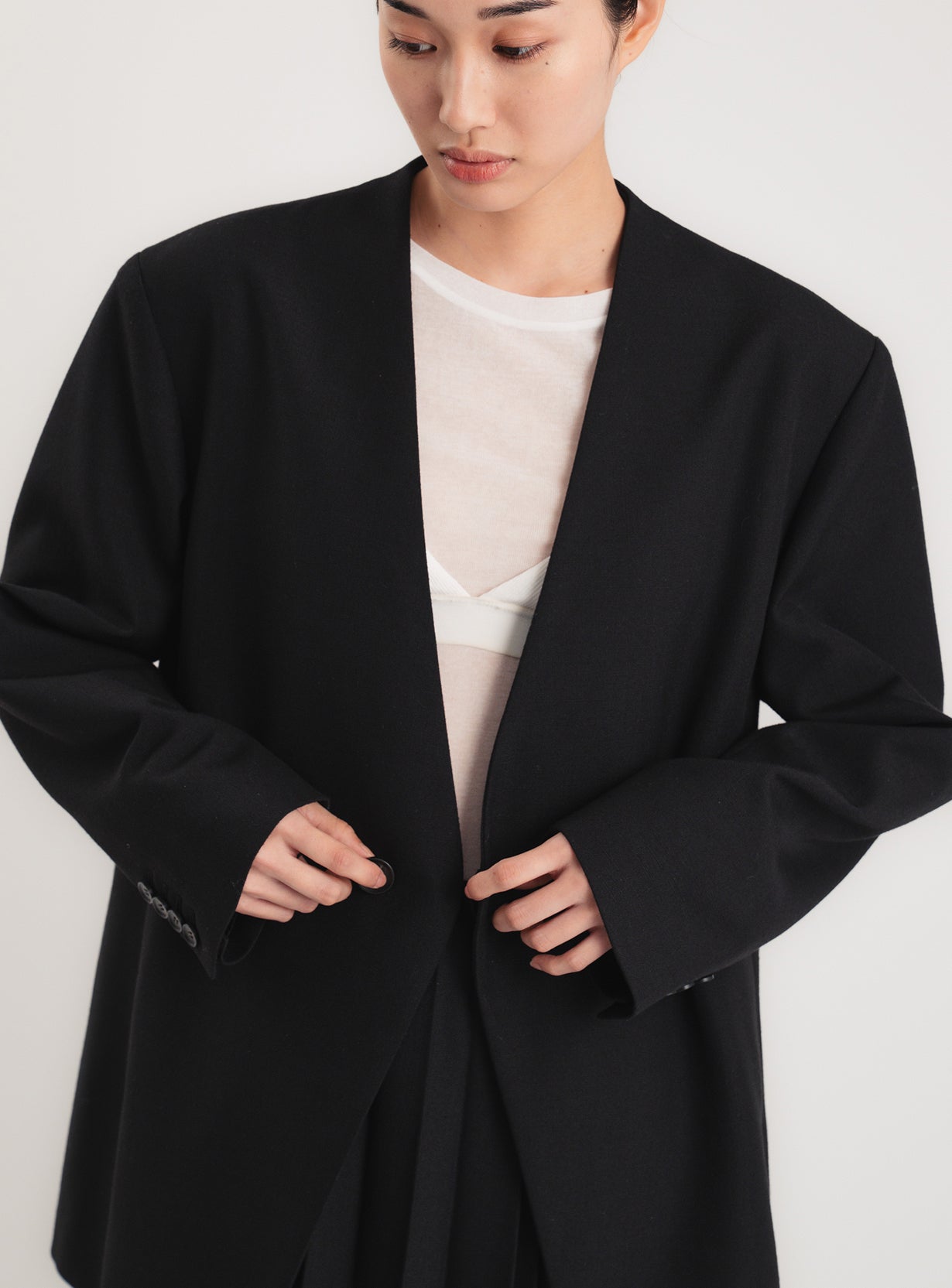 ｒカラーレスワイドショルダージャケット