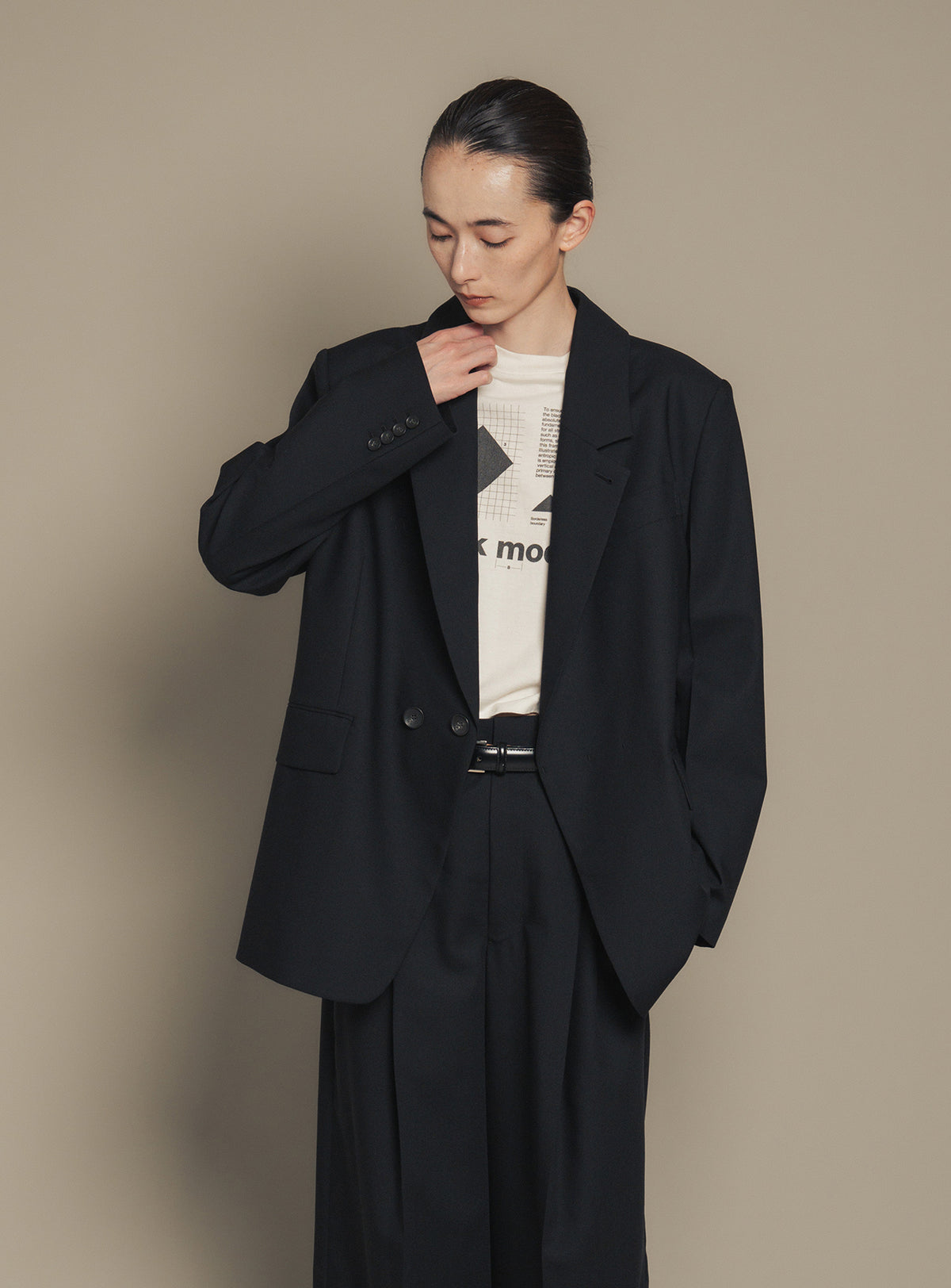 17/-GARMENT DYED MINI TEE "Black Modulus"