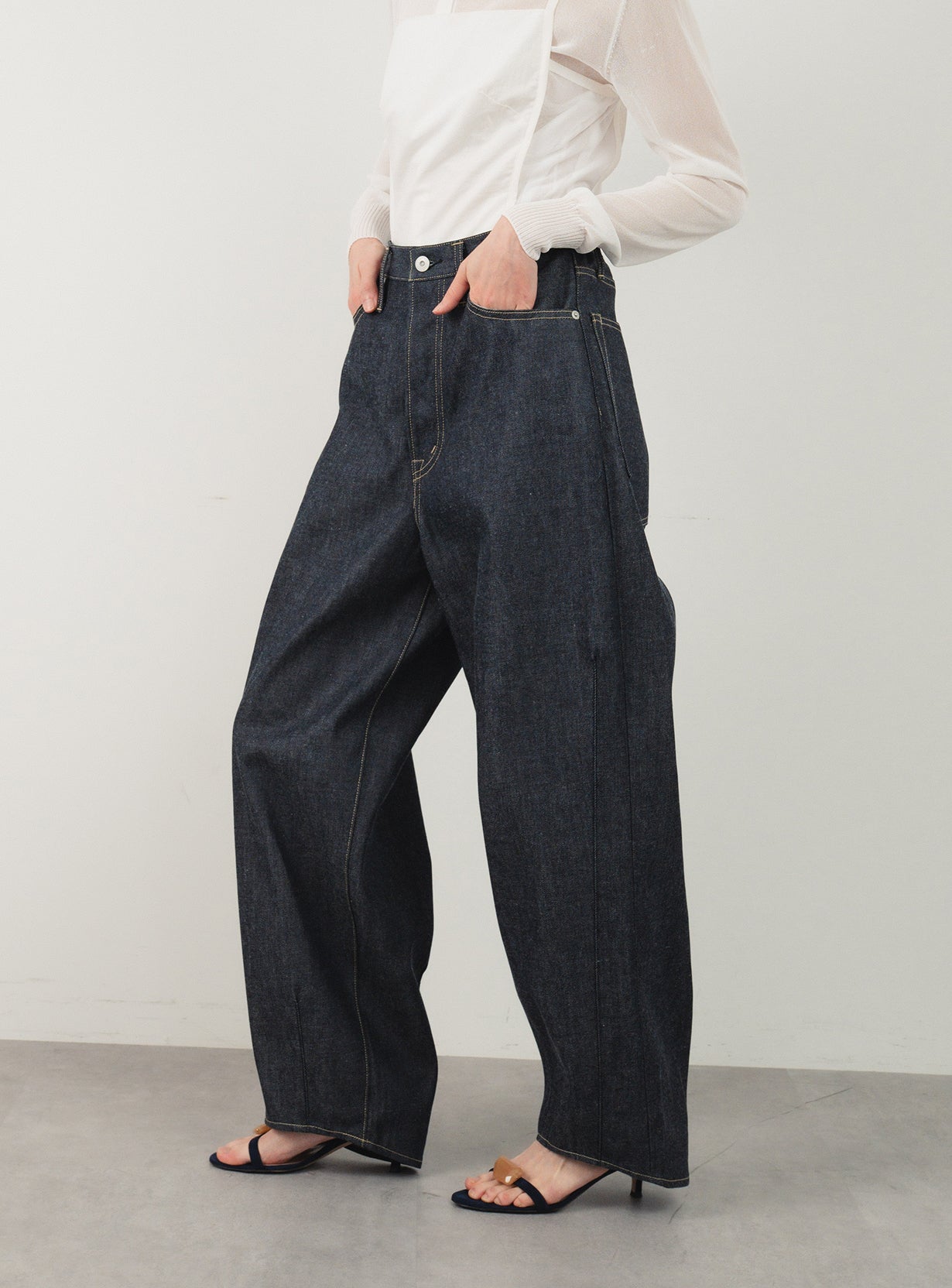 リジッドデニムパンツ