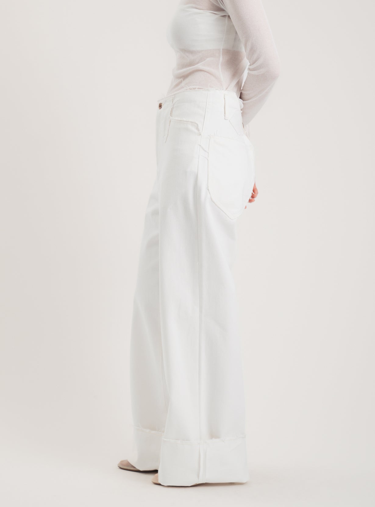 UNINTENTIONAL FORM DENIM