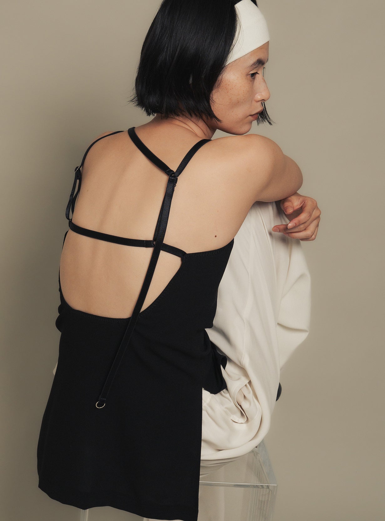 Back conscious camisole