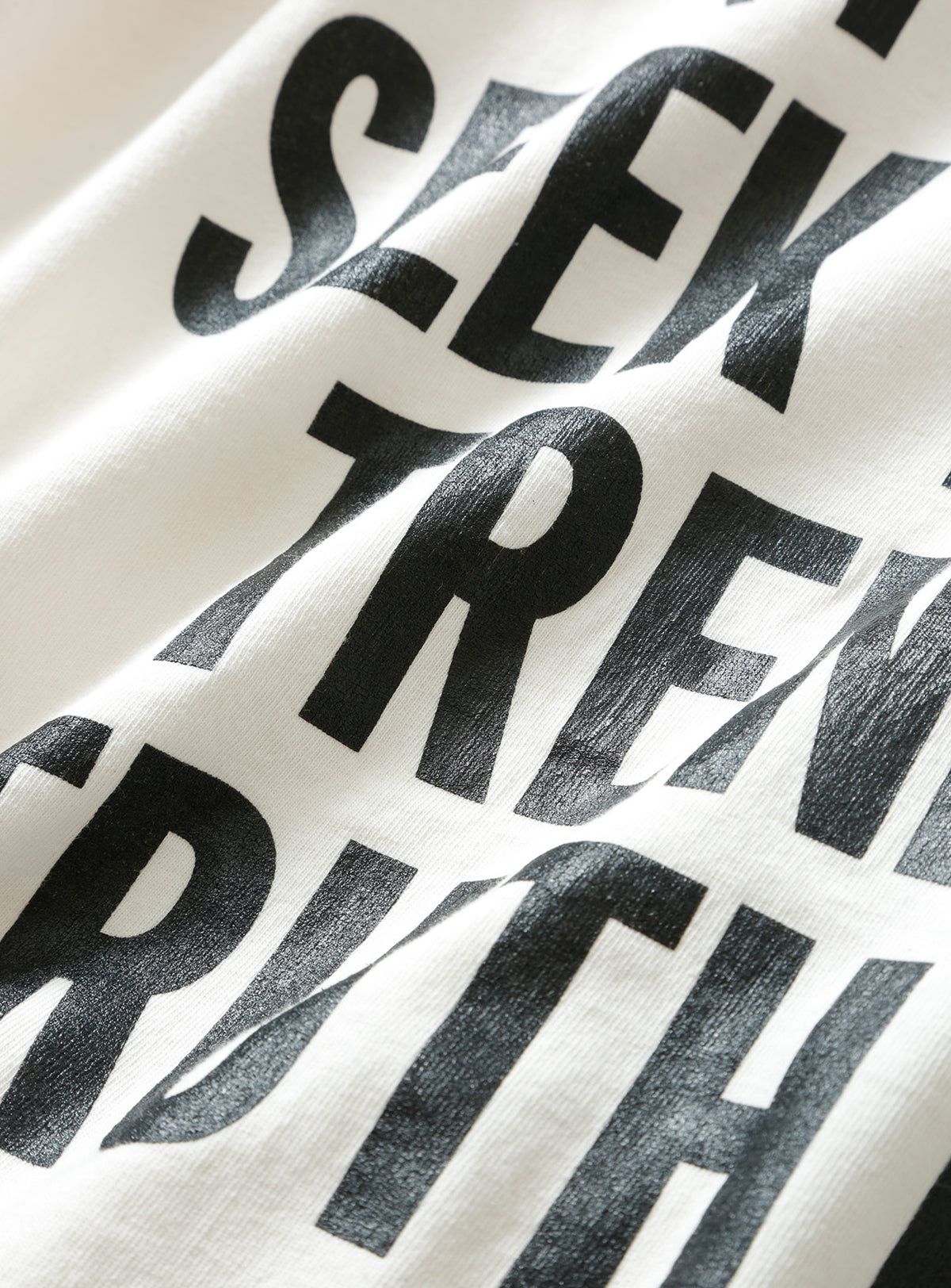 17/-ROUND SHAPE DYED TEE "Don't Chase"