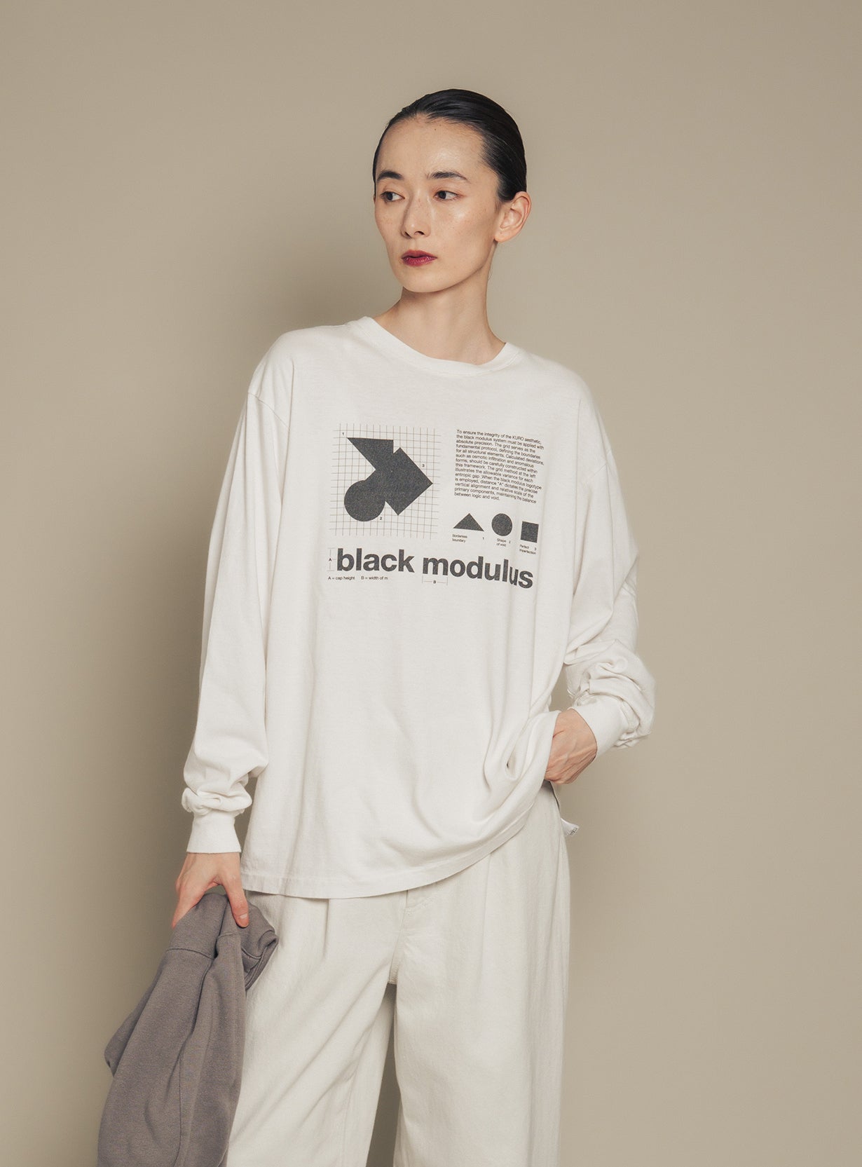 17/-ROUND SHAPE DYED L/S TEE "Black Modulus"
