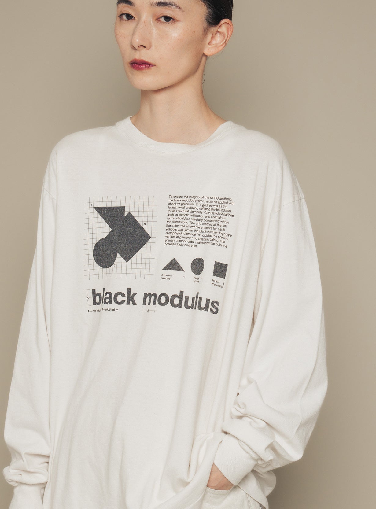 17/-ROUND SHAPE DYED L/S TEE "Black Modulus"