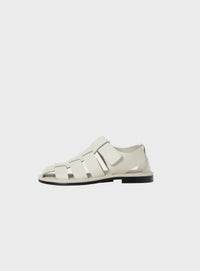 FLAT SANDALS