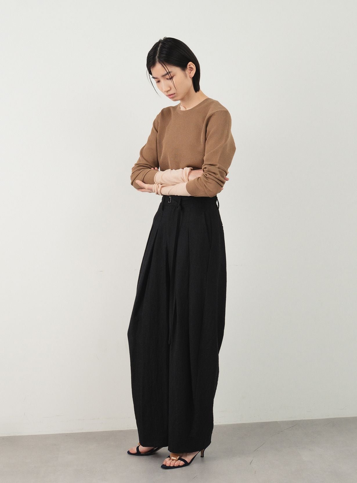 リネンレーヨンバレルパンツ