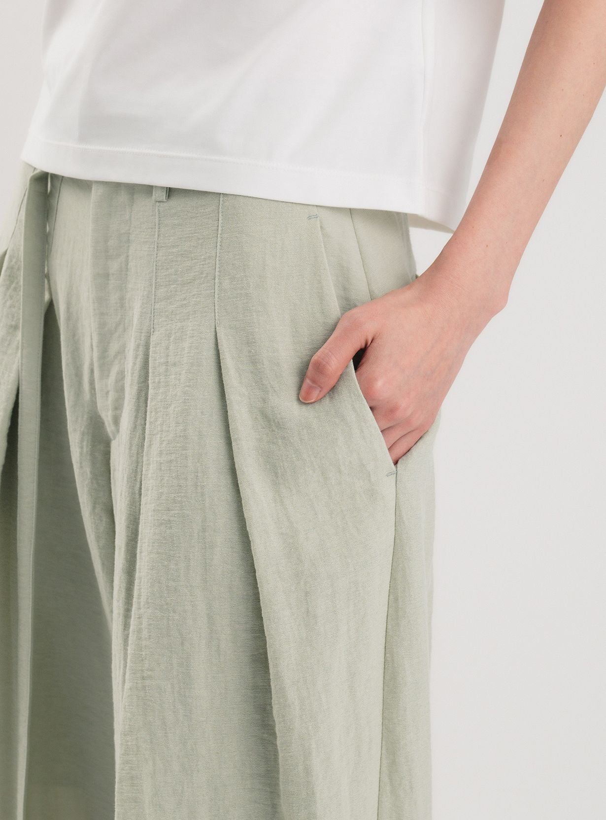 リネンレーヨンバレルパンツ