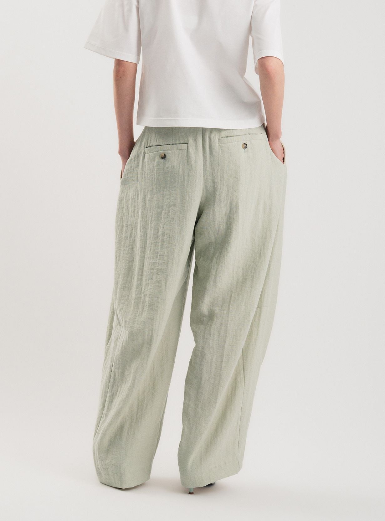 リネンレーヨンバレルパンツ