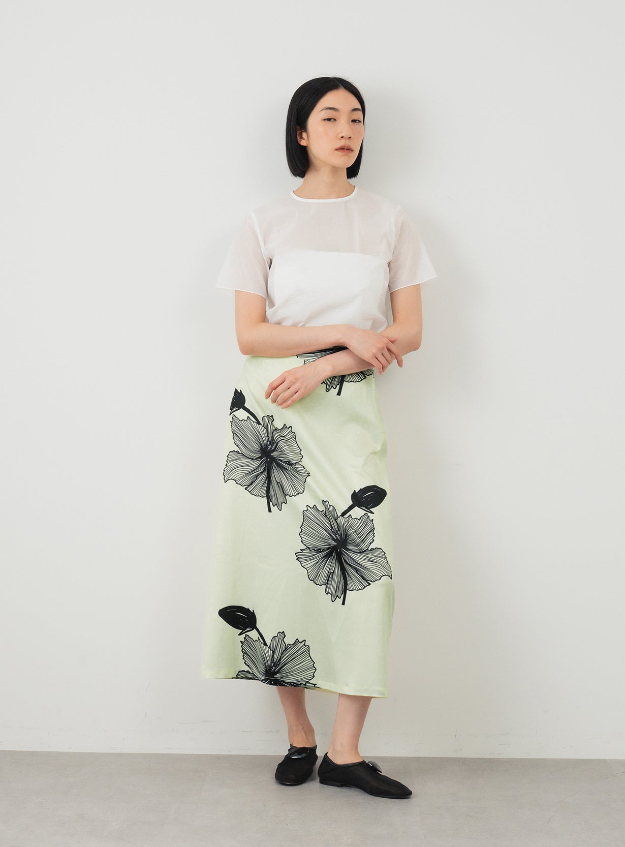 LONE SKIRT