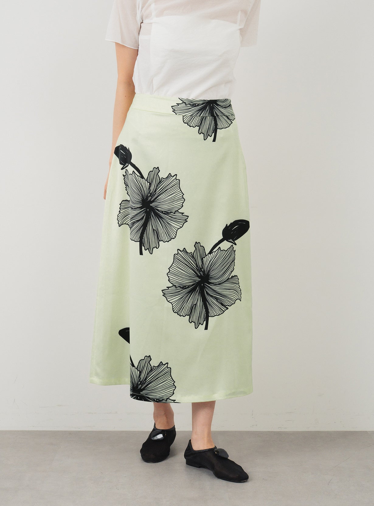 LONE SKIRT