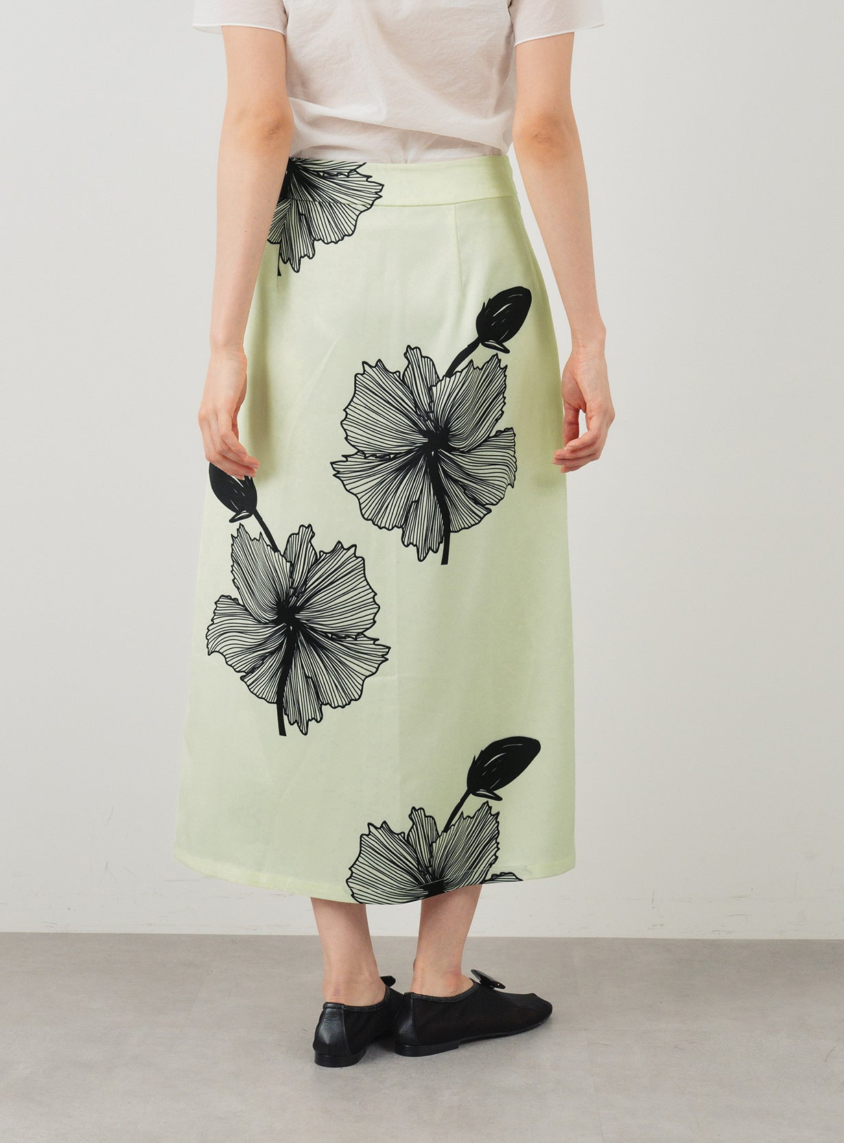 LONE SKIRT
