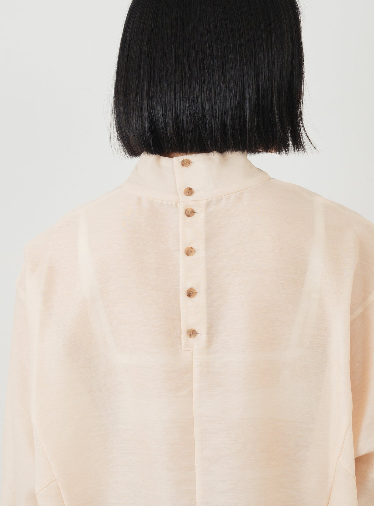 クリアスタンドネックシャツ