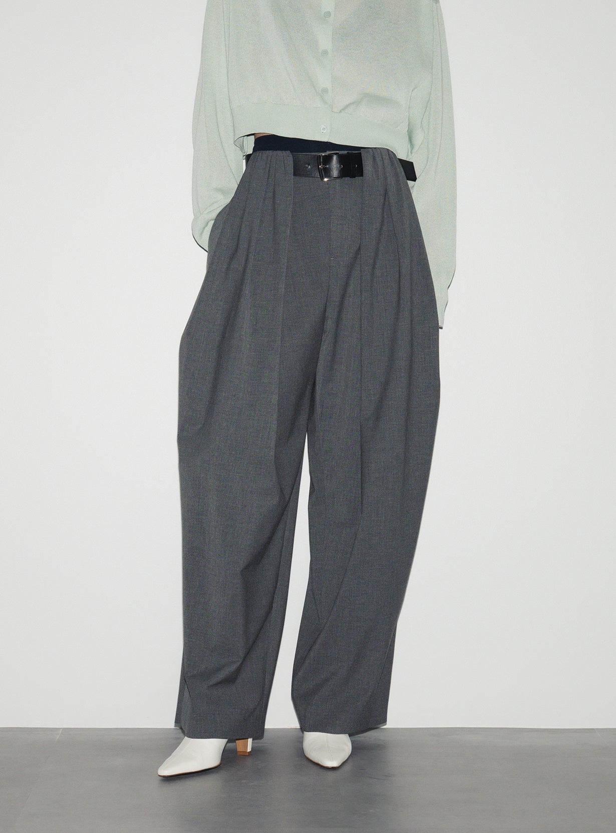 【予約商品】ベルトオーバーレイタックパンツ