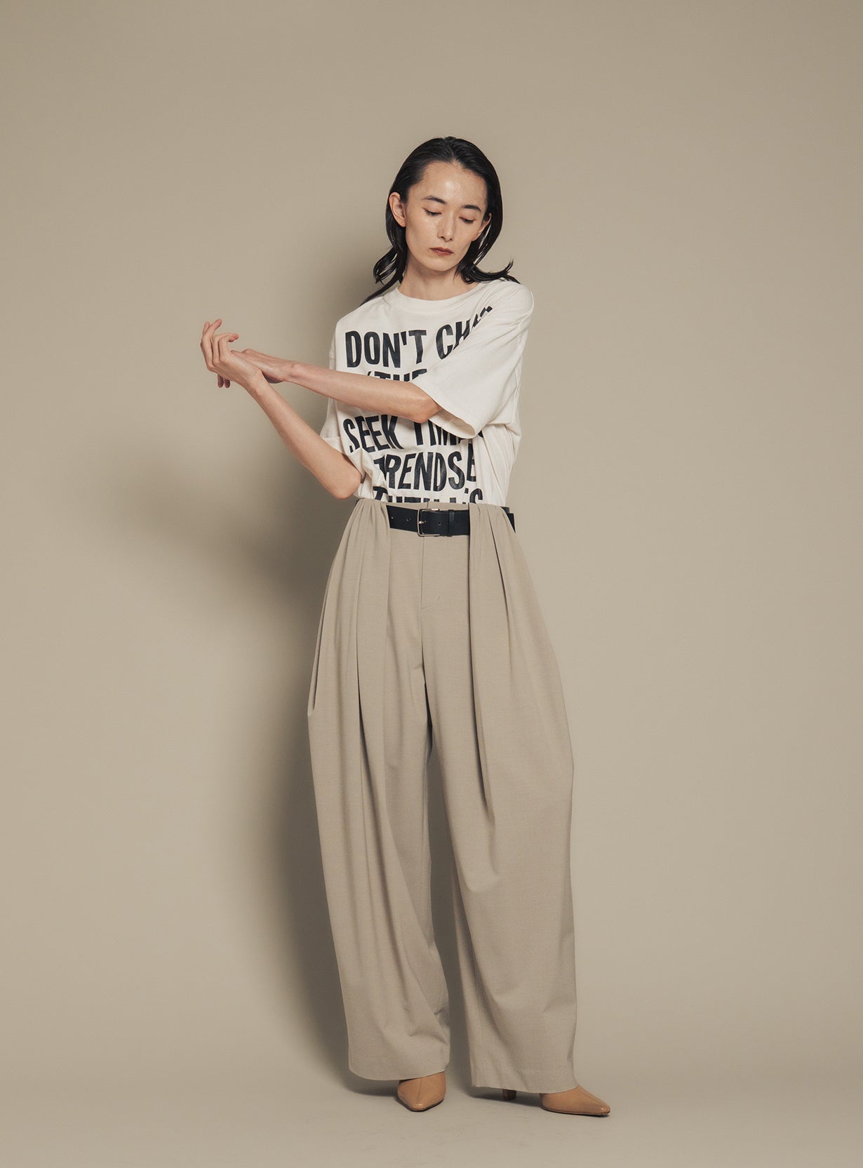 【予約商品】ベルトオーバーレイタックパンツ