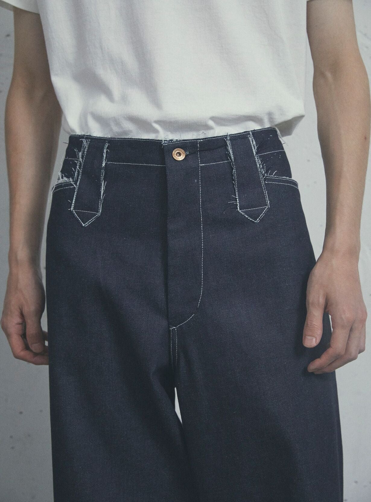 UNINTENTIONAL FORM DENIM