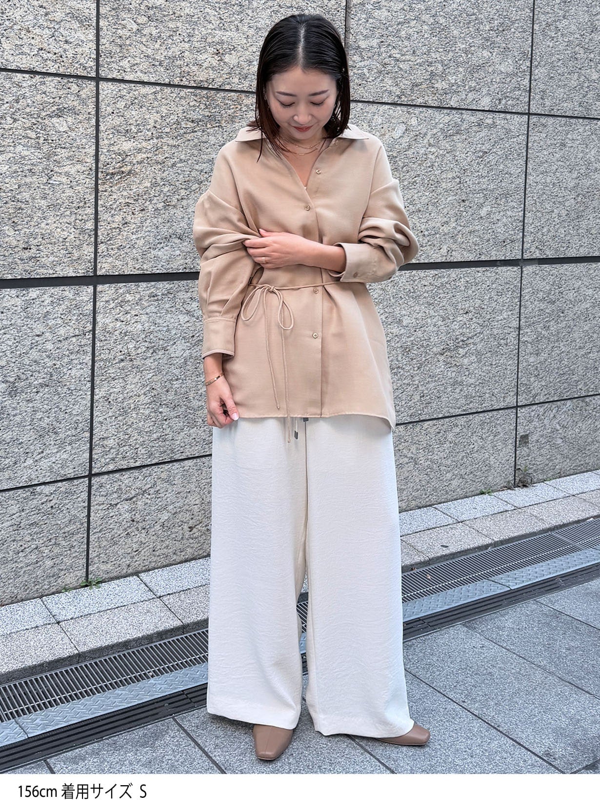 ｒバックスリットシャツ