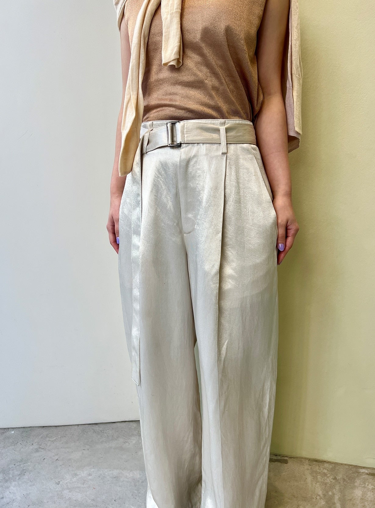 ベルテッドストレートパンツ