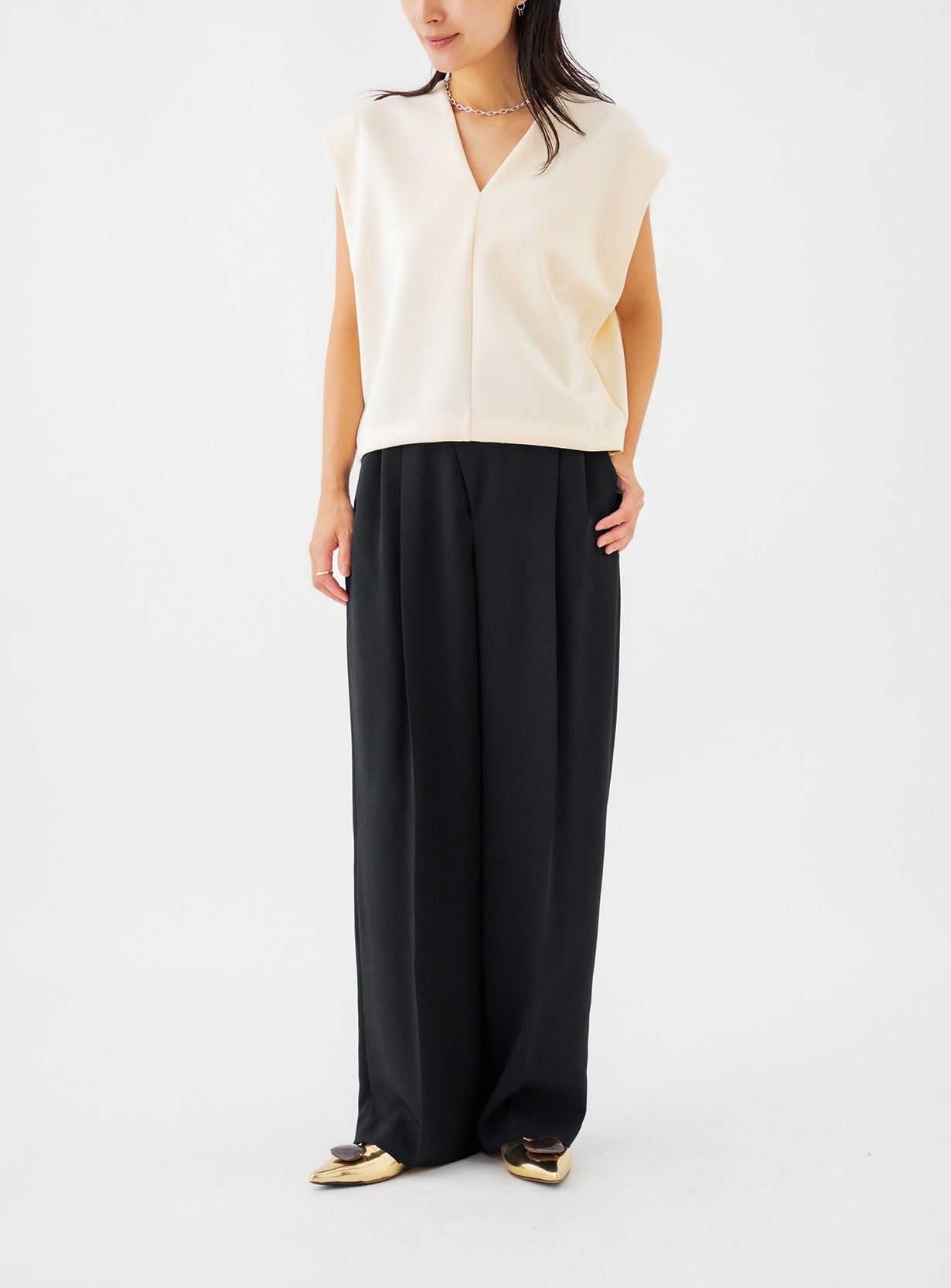 ノースリーブVトップス