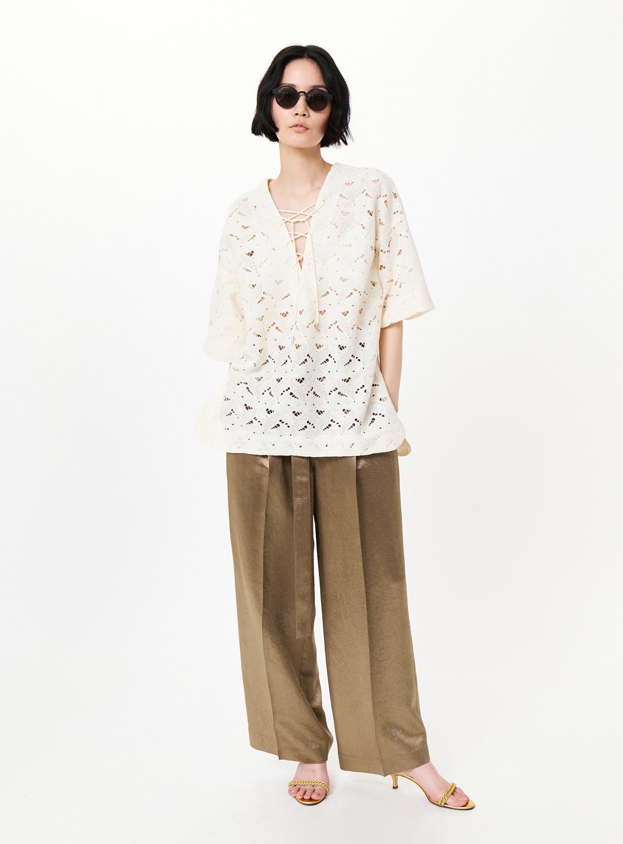 レースアップブラウス