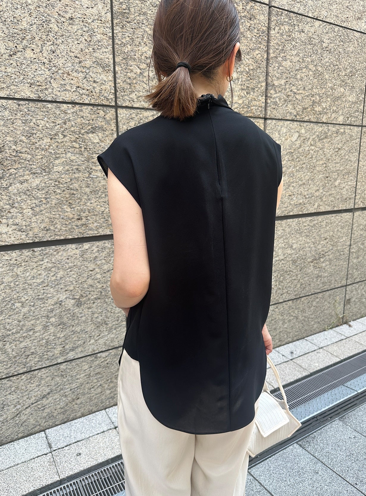 セミスタンドノースリシャツ