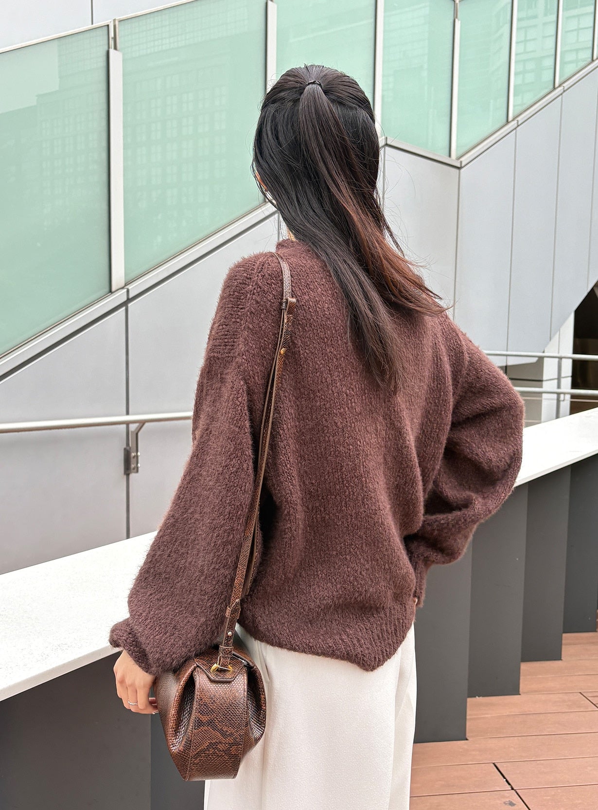 スラブリリーフェザープルオーバー