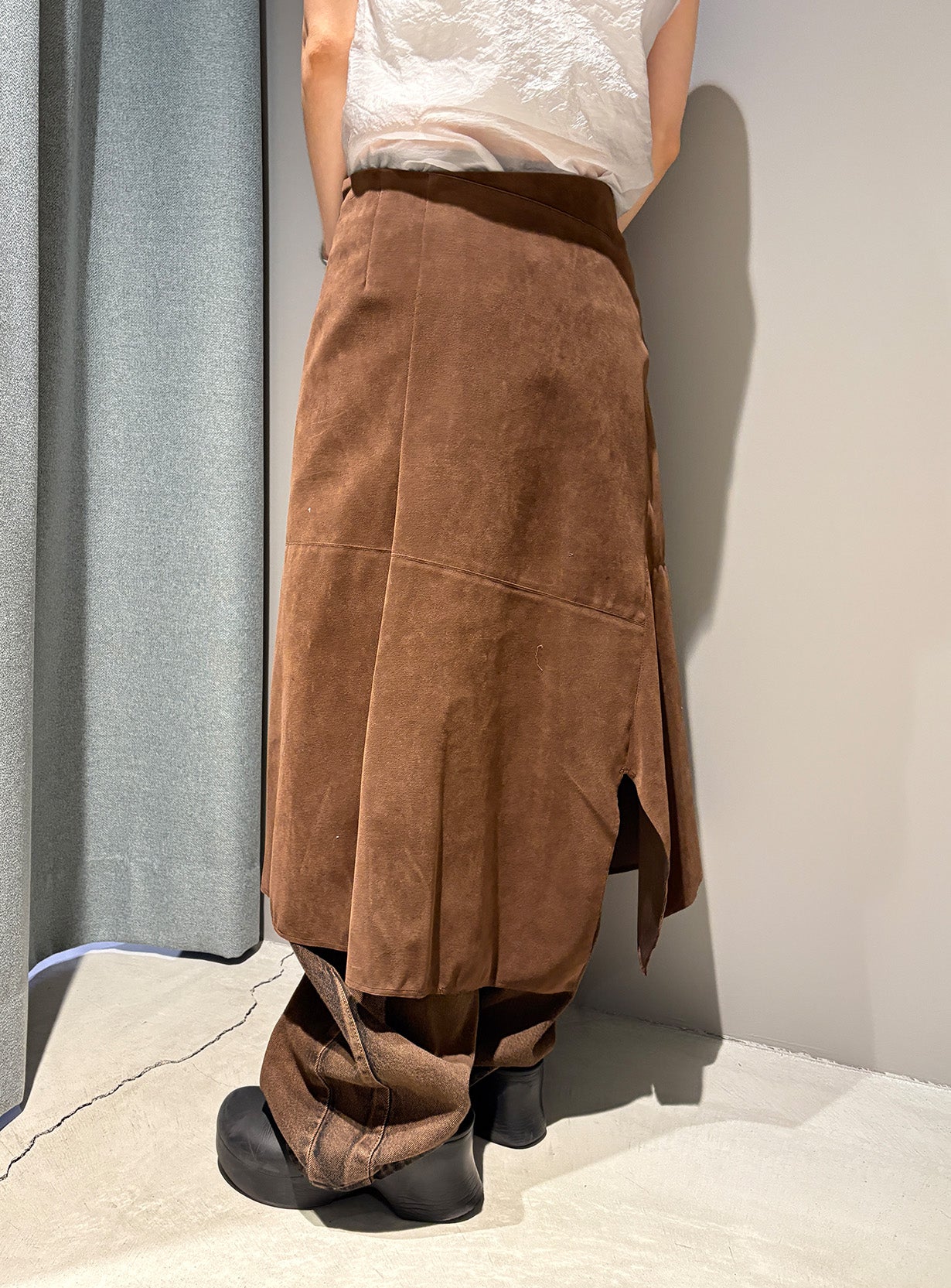 ｒスウェードイレギュラーヘムスカート