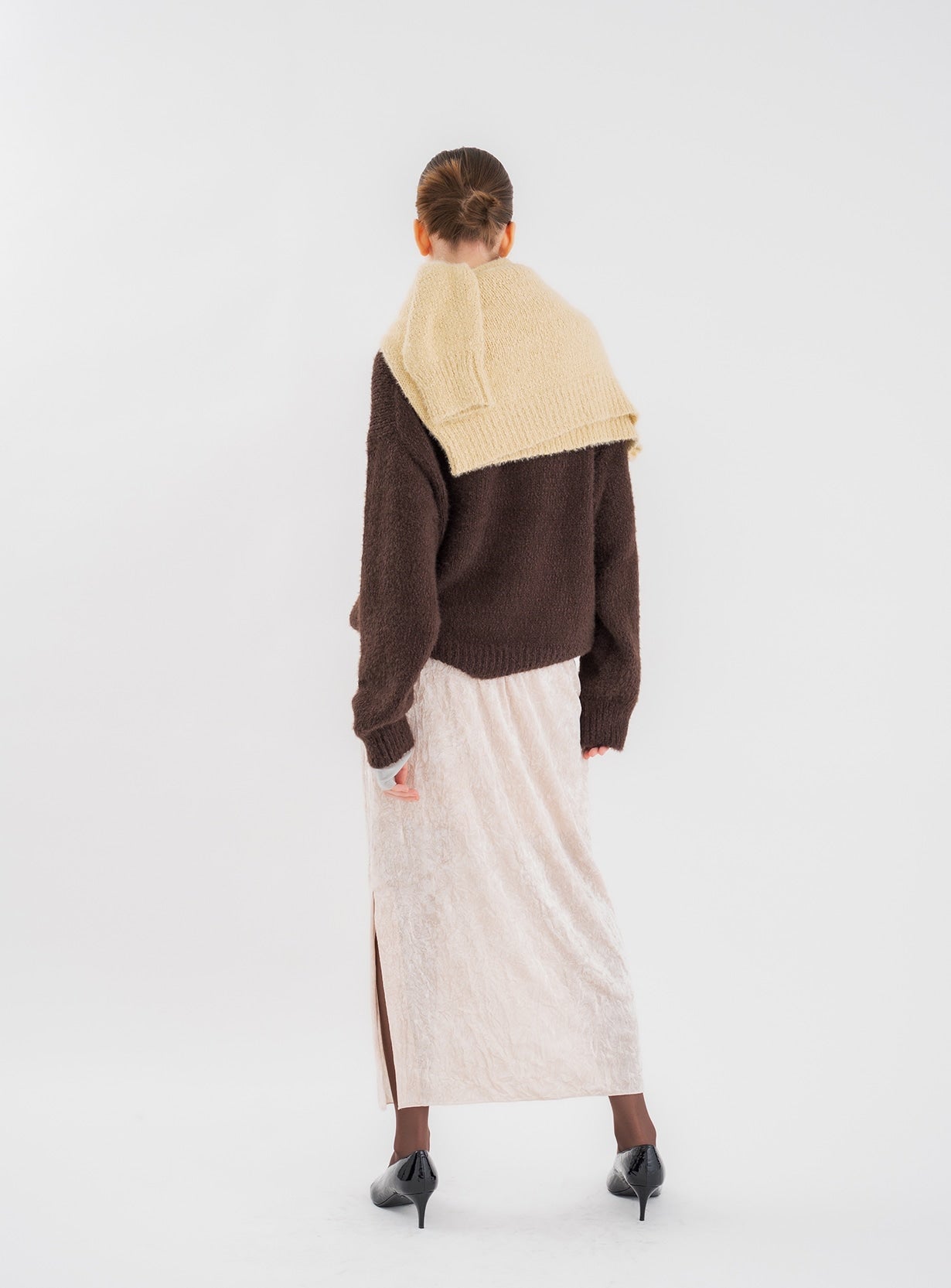 スラブリリーフェザープルオーバー