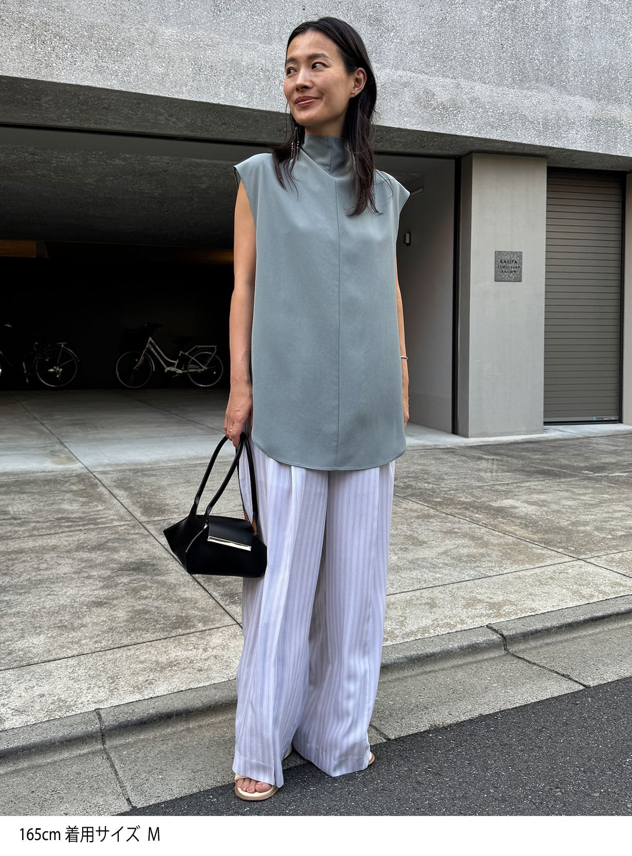 セミスタンドノースリシャツ