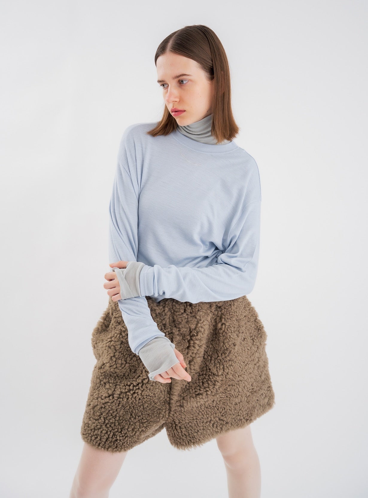 ウールフライスルーズロンT