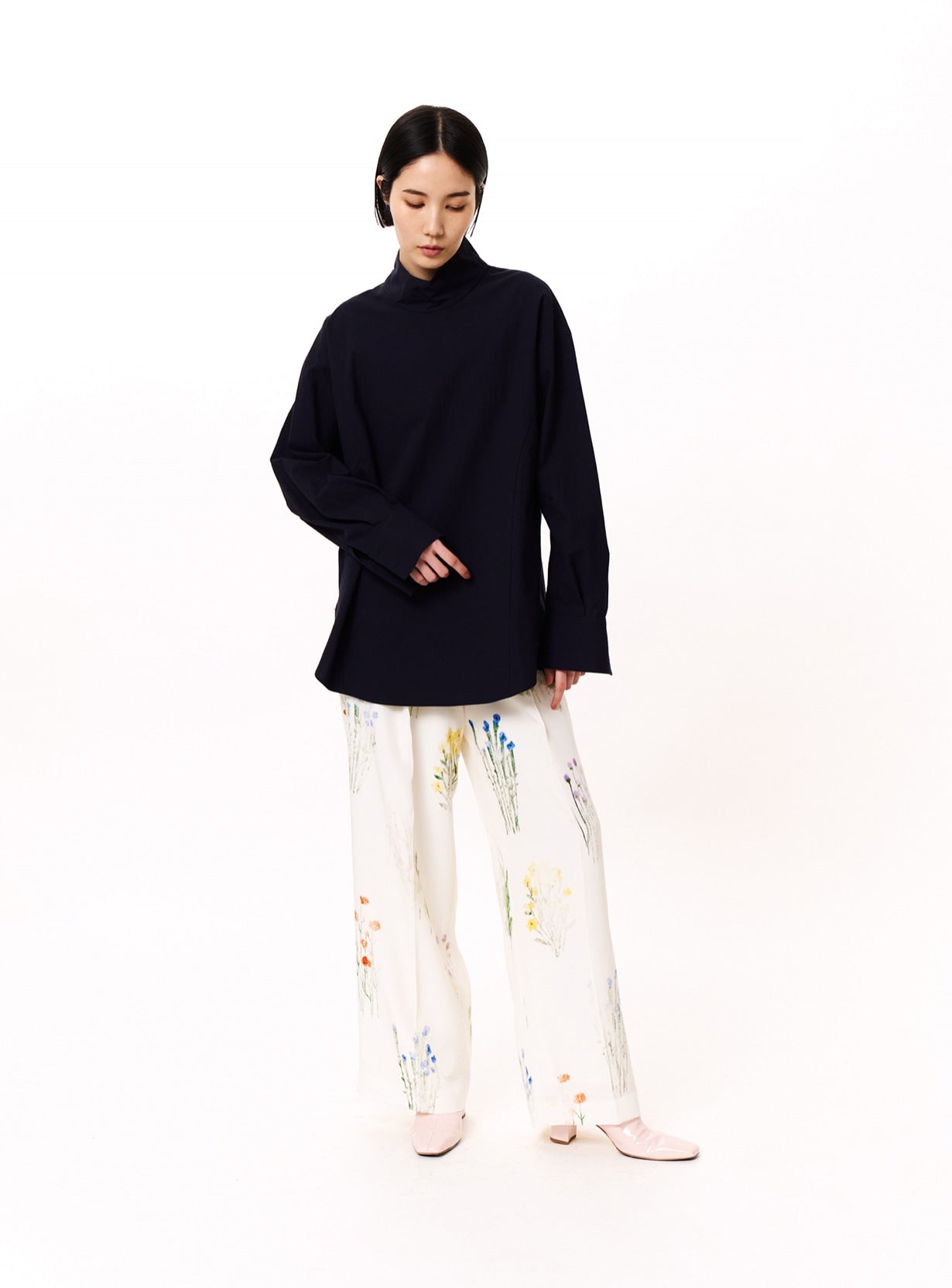 ｒスタンドネックシャツ